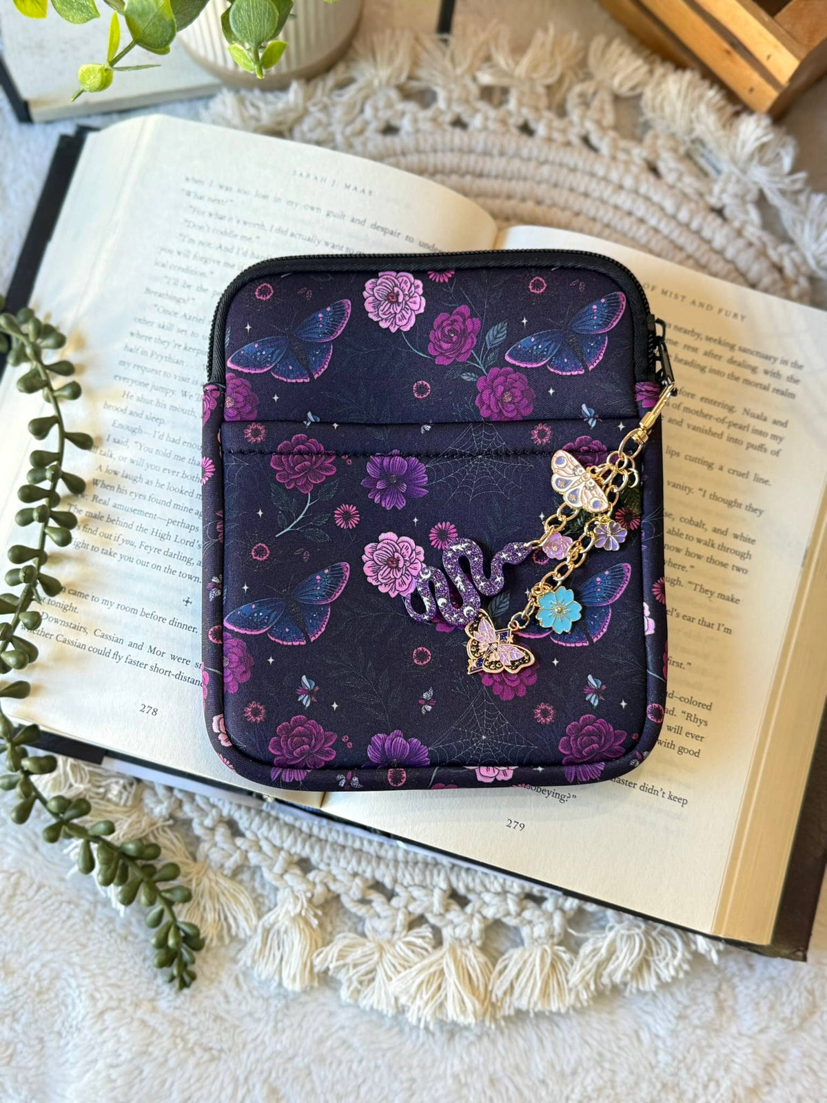 Reading Mystic Moth Kindle Sleeve | Kindle Sleeve |Kindle